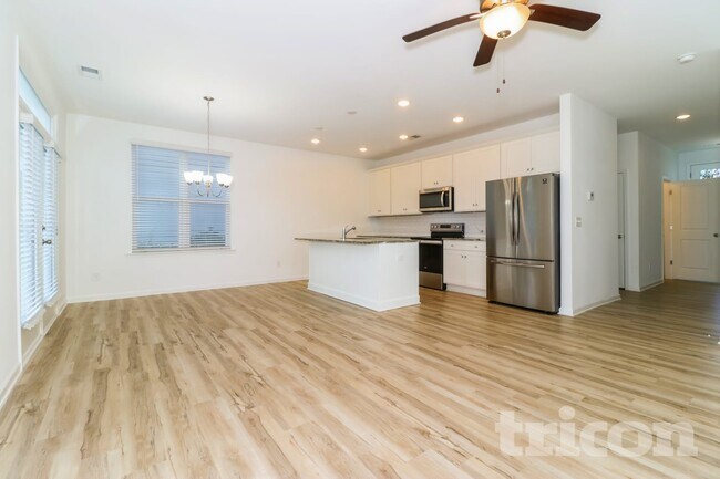 Foto del edificio - 2195 Rosemary Park Ln