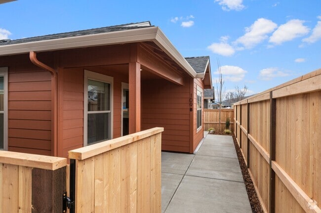 Building Photo - 109 Gangnes Dr