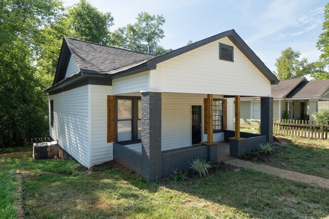 Foto del edificio - 1623 Holbrook Ave