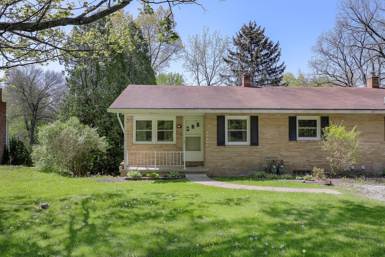 Primary Photo - 3300 Twin Hill St