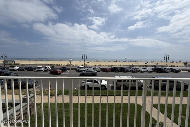 Foto del edificio - 605 Ocean Ave N