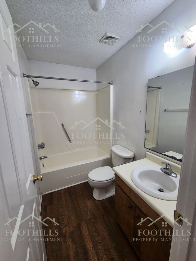 Building Photo - 4315 Lexington Way