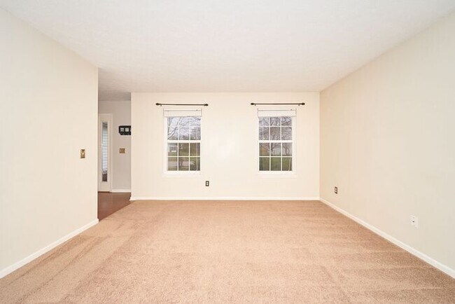 Foto del edificio - 4 Bedroom in Carmel's Plum Creek Farms