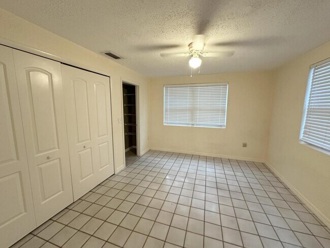 Building Photo - 6039 Corson Ave