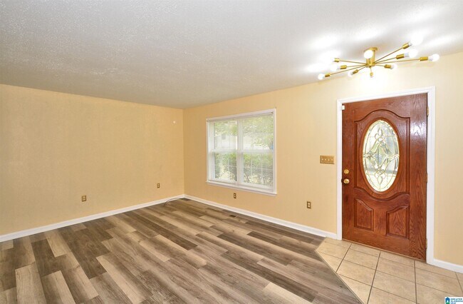 Building Photo - 1721 Maralyn Dr