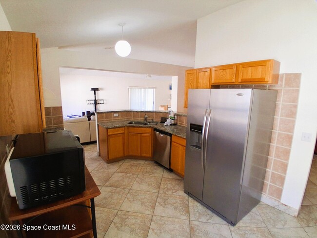 Building Photo - 4550 Bellaluna Dr