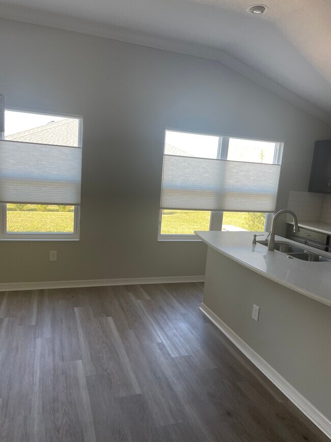 Building Photo - 2408 Woods Wy