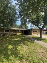 Building Photo - 625 Catalina Pl