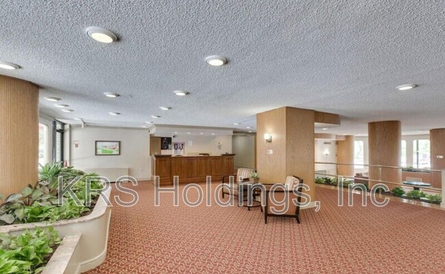 Building Photo - 2500 N Van Dorn St