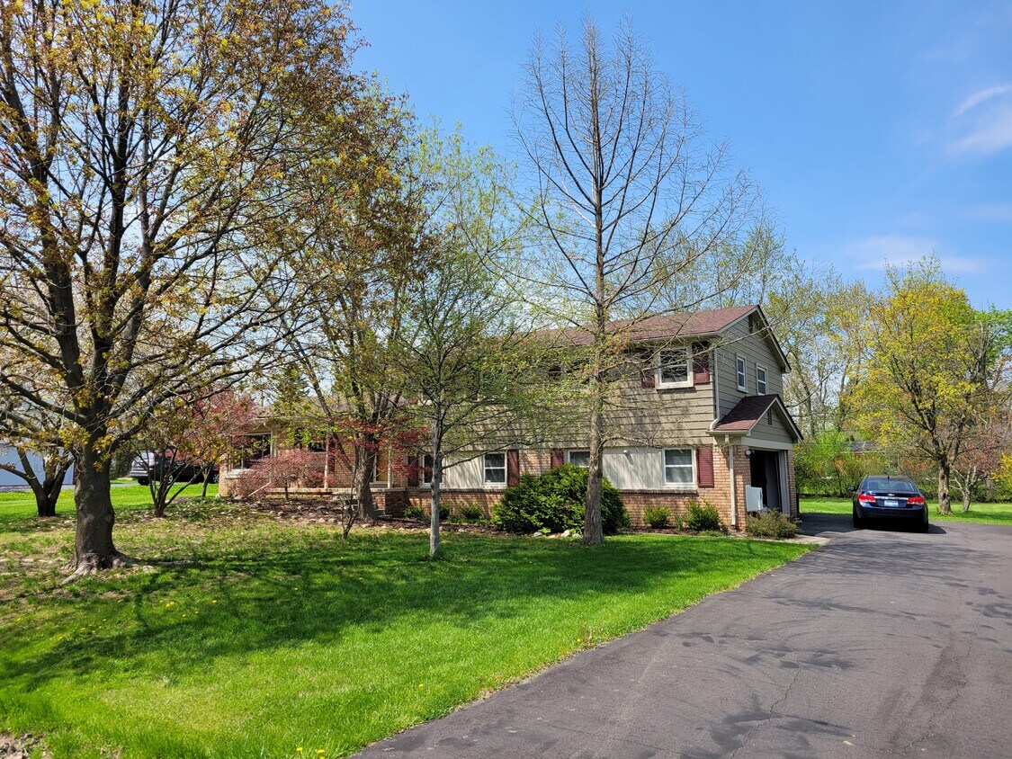 4516 Kevin Ct, West Bloomfield, MI 48322 House Rental in West