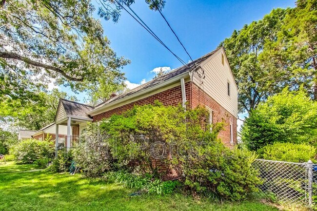 Building Photo - 1611 Cody Drive