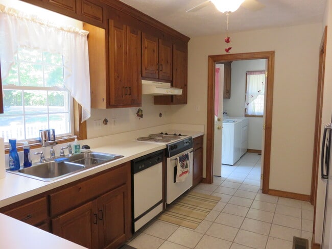 Foto del edificio - 5801 Wensleydale Dr