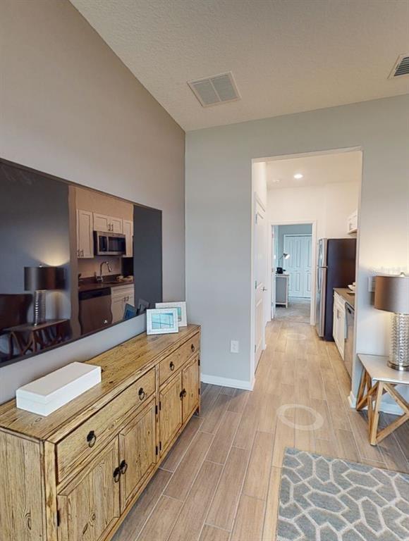 Building Photo - 142 Aces High Ln