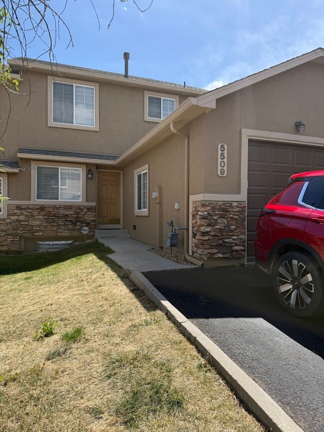 2 bedroom, 2 1/2 bath condo in the NORTHEAST side of Colorado Springs - 2 bedroom, 2 1/2 bath condo in the NORTHEAST side of Colorado Springs