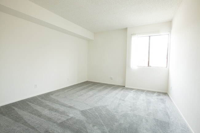 Building Photo - 601 Westholme Ave