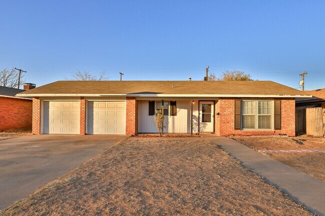 Building Photo - 3 Bedroom House Located Near Mahon Park!