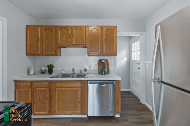 Foto del edificio - 3 Bedroom Home in Robbinsdale