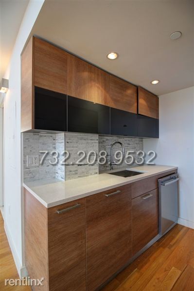 Building Photo - 330 Greene Ave