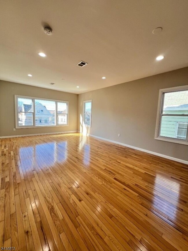 Foto del edificio - 485 E 27th St