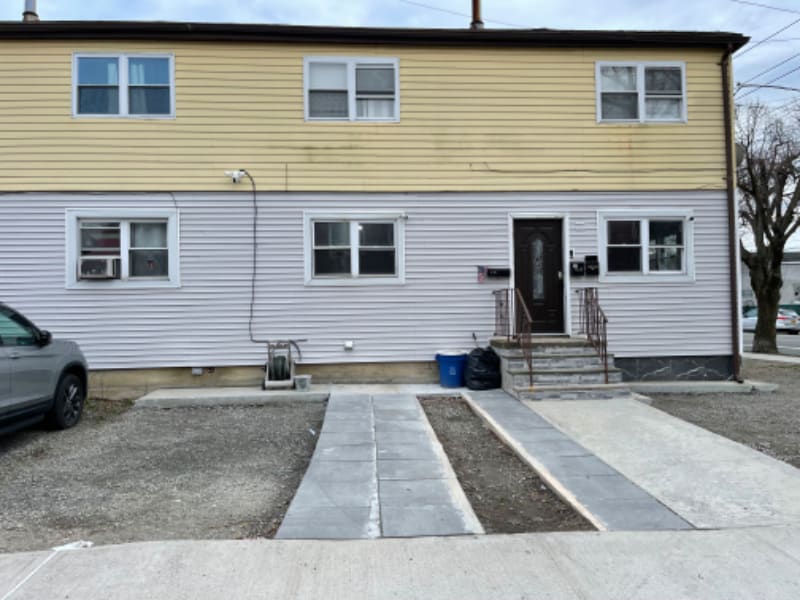 Building Photo - 140 Bowne St