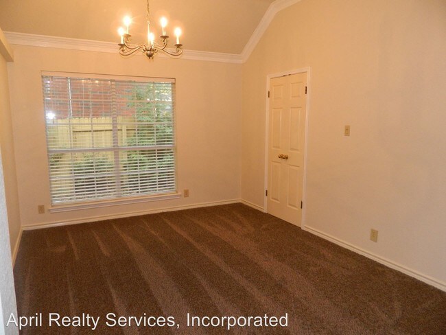 Building Photo - 3920 Shavano Dr