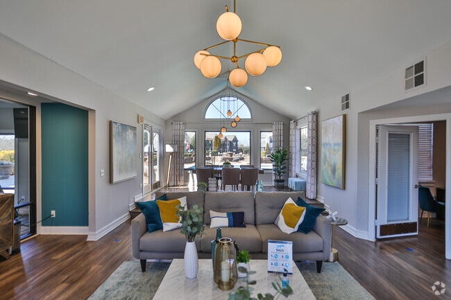Casa club - The Weathersby at Station Circle
