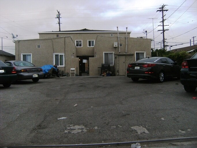 Building Photo - 1323 Walnut Ave