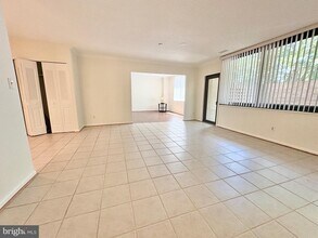 Building Photo - 3713 S George Mason Dr