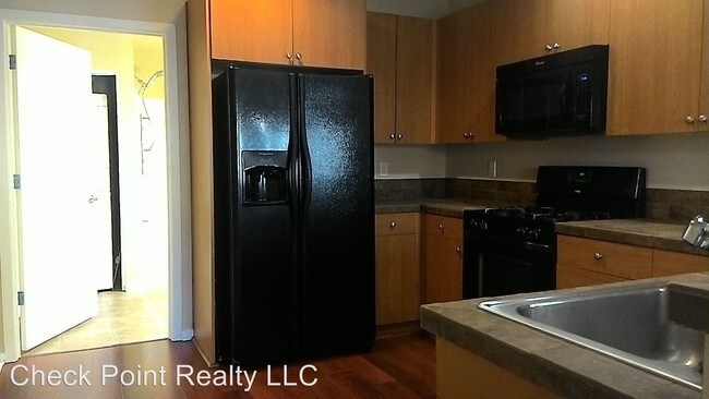 Foto del edificio - 1 br, 1 bath House - 8015 N Leavitt Ave