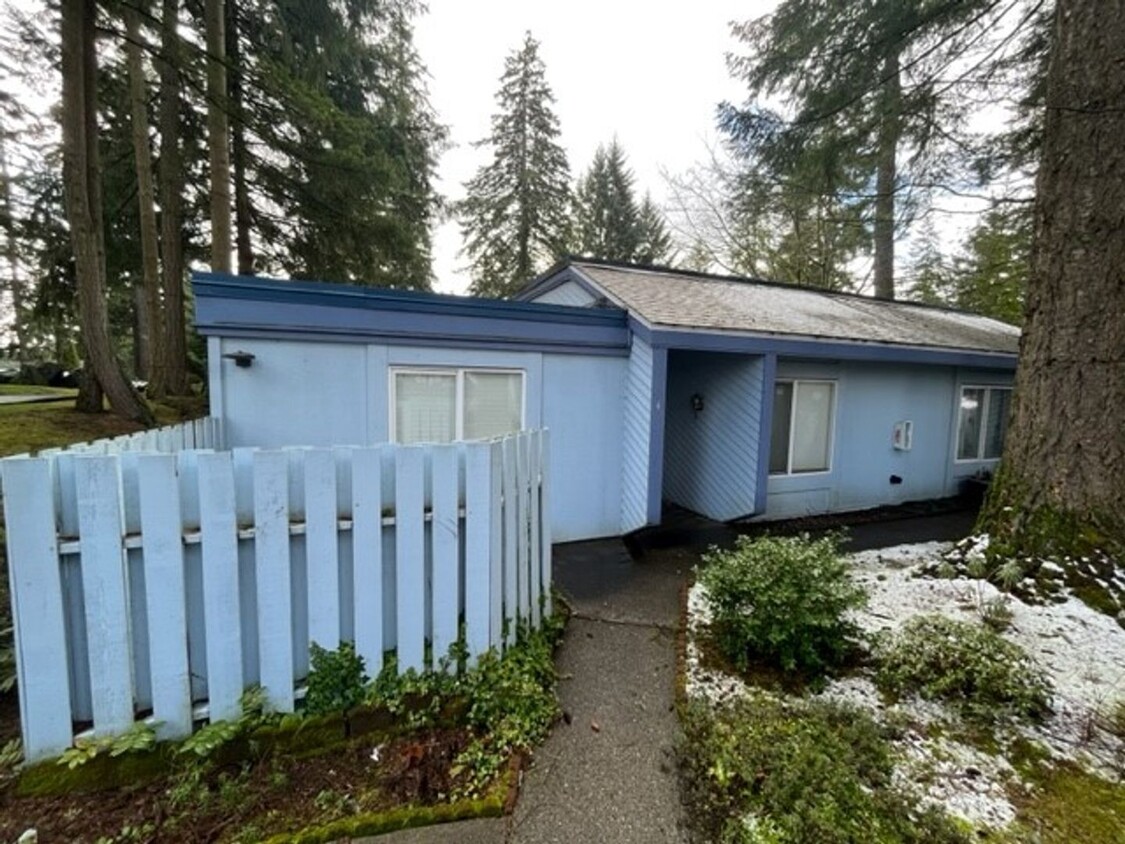 Primary Photo - 3 Bd / 1Ba Renton Condo