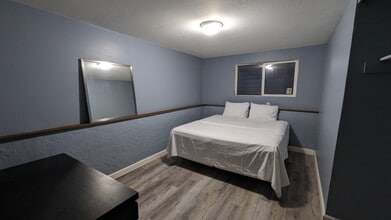 Building Photo - 163 Gifford Ave