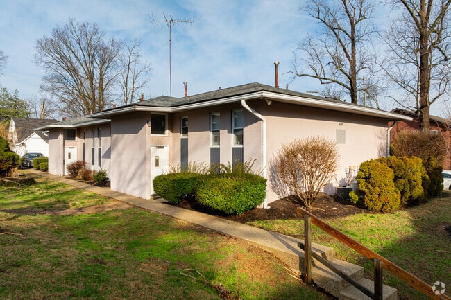 Building Photo - 400-402 S Henderson St
