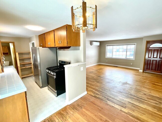 Foto del edificio - Three bedroom, Two bath House