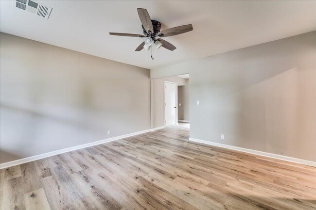 Foto del edificio - Cozy 2 bedroom 1 bathroom in Southeast Wichita