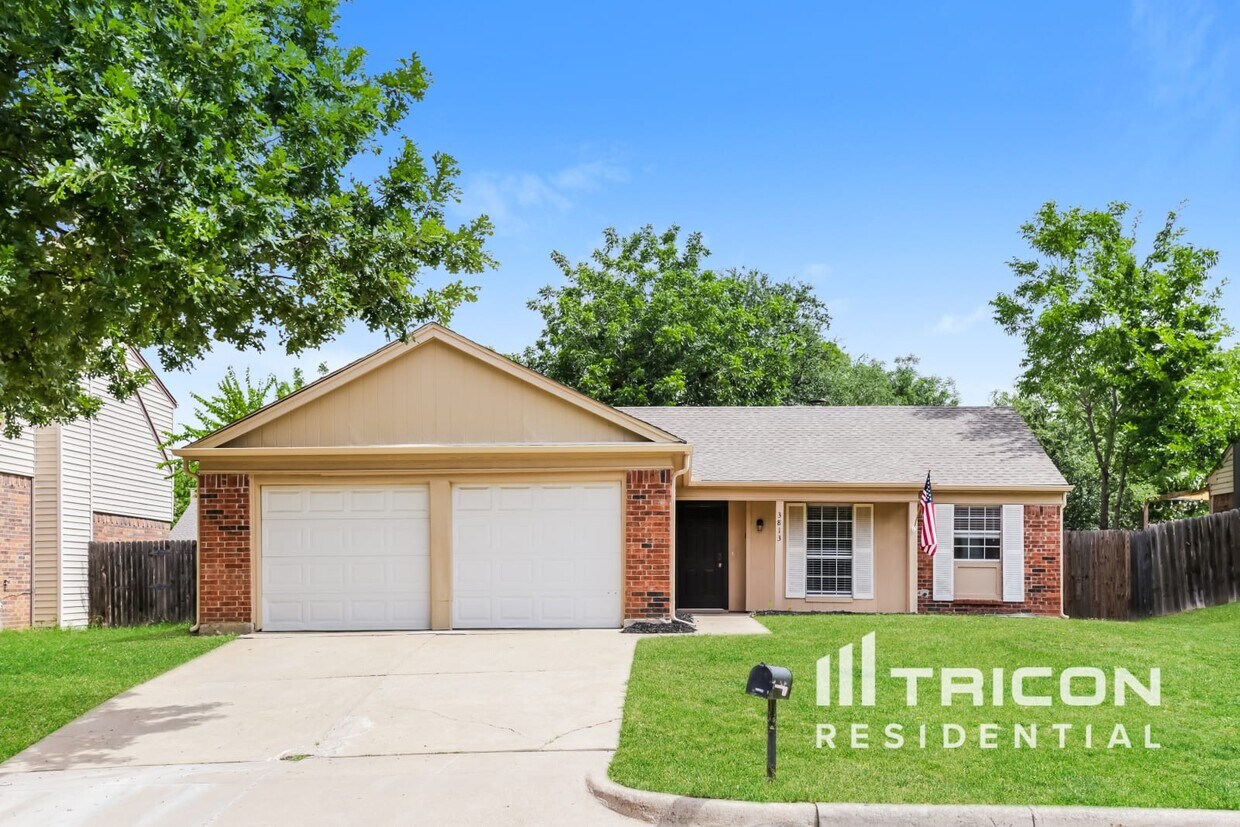 Foto principal - 3813 Big Leaf Ln