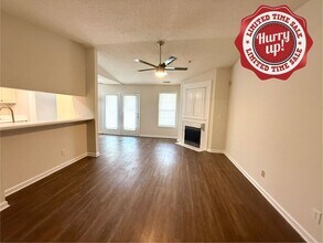 Building Photo - 715 Clearwater Ct