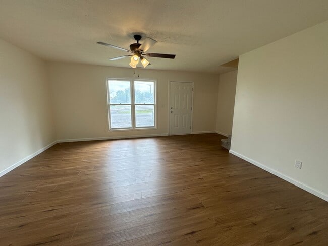 Building Photo - Lakeview Drive