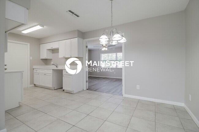 Building Photo - 3 Bedroom Pet-Friendly Home in Port Orange, FL with Main Street Renewal