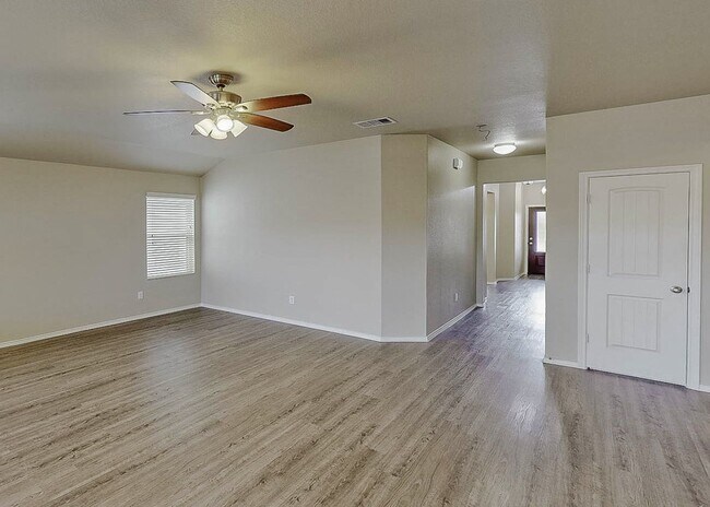 Building Photo - Beautiful 3 Bedroom Home in Voss Farms—Open Floor Plan & Great Outdoor Space!