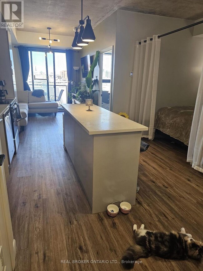 Building Photo - 7 Erie Ave