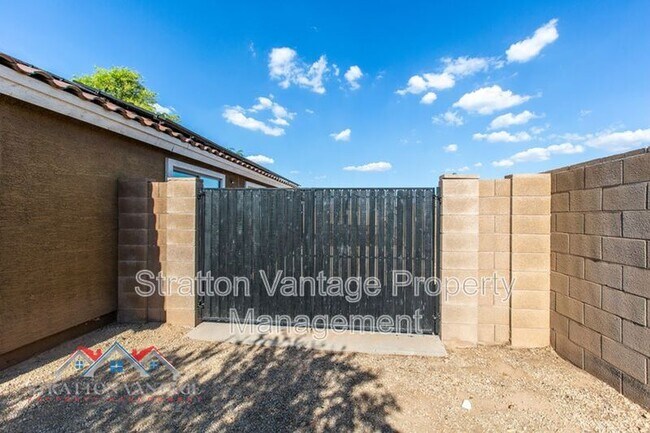 Building Photo - 2251 S 63rd Dr