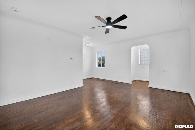 Foto del edificio - Remodeled 2BR/1BA Apartment in Aurora