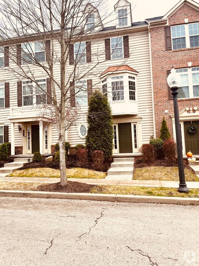 Villas of Isleworth Apartments for Rent with a Garage Cranberry