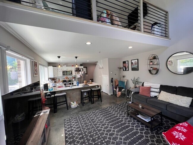 Foto del edificio - 2712 E Leigh St
