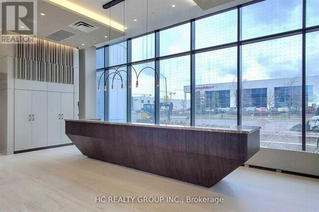 Building Photo - 10 Honeycrisp Cres