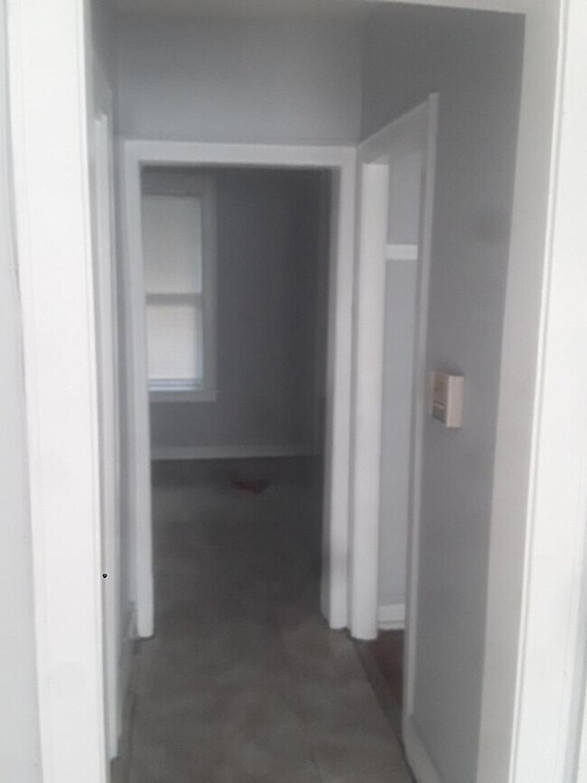 walkway - 737 N Mayfield Ave