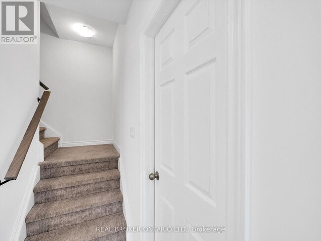 Building Photo - 164 Heiman St