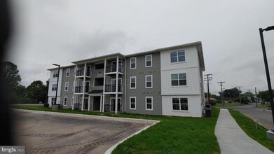 Building Photo - 1000 COLBY Ln