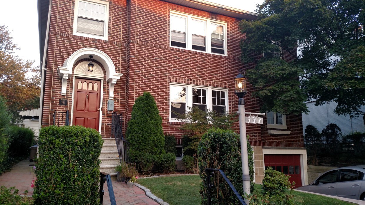 Primary Photo - 331 Hayward Ave