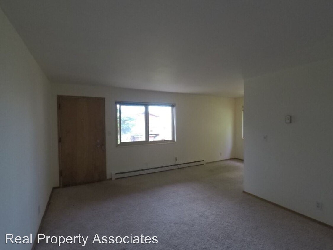 Primary Photo - 4215 Linden Ave N